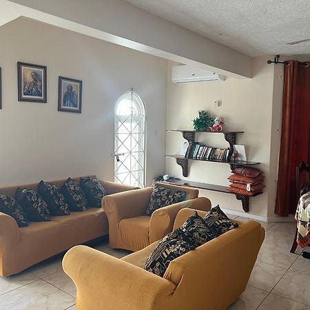 Pampered In Paradise Near Ian Fleming Airport Ocj Ocho Rios Exteriör bild