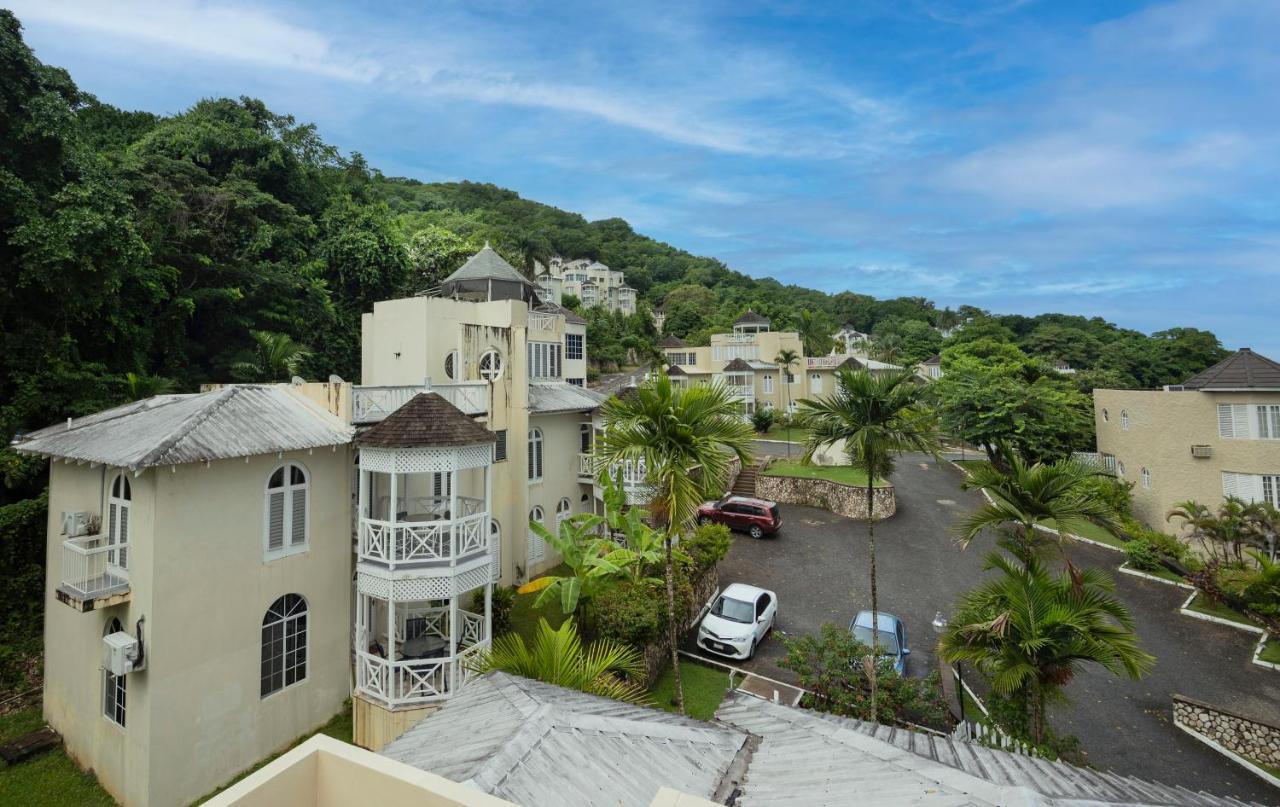 Pampered In Paradise Near Ian Fleming Airport Ocj Ocho Rios Exteriör bild