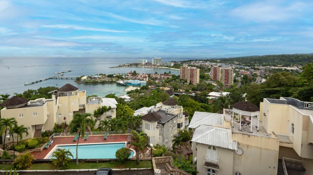 Pampered In Paradise Near Ian Fleming Airport Ocj Ocho Rios Exteriör bild
