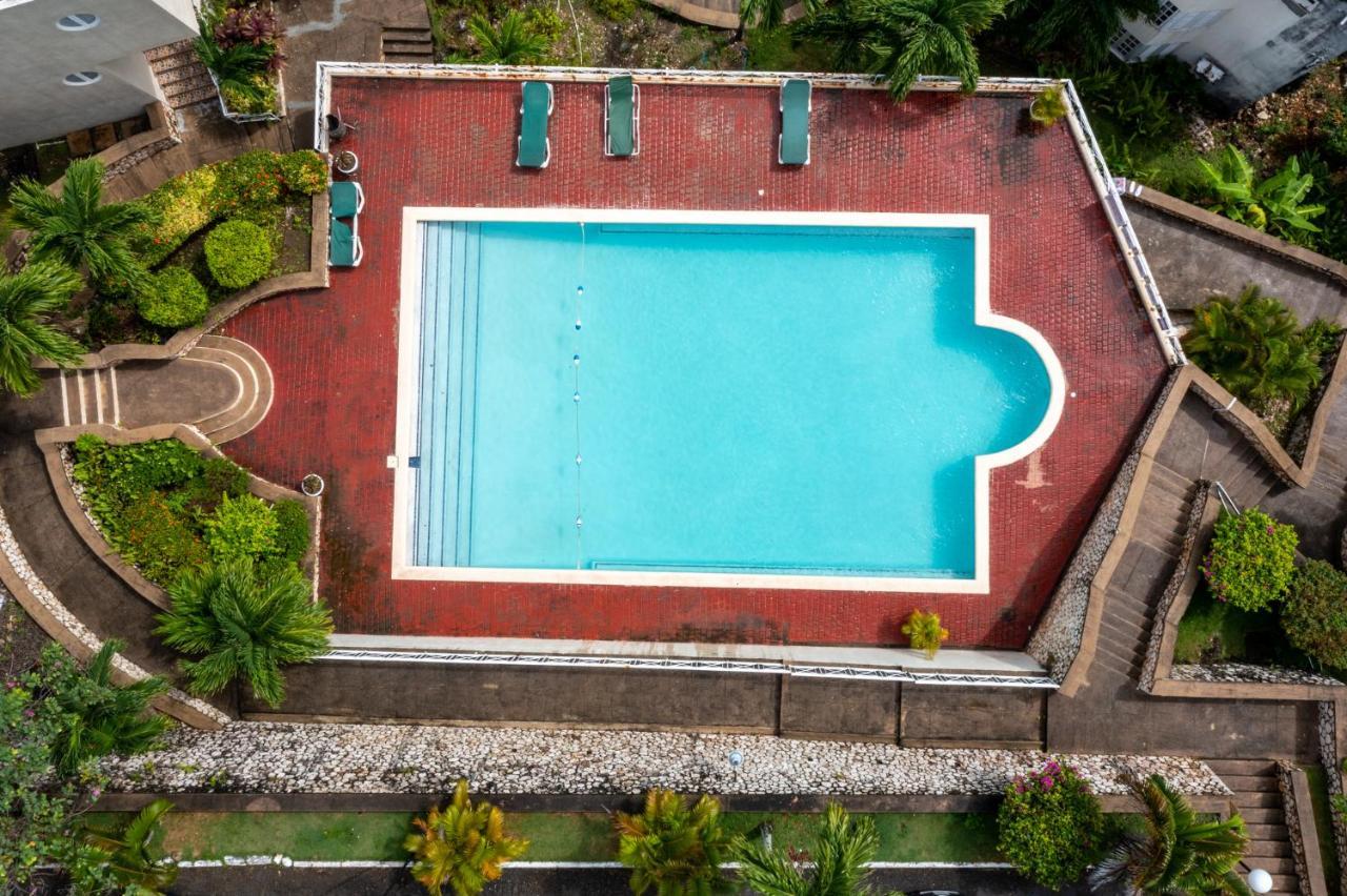 Pampered In Paradise Near Ian Fleming Airport Ocj Ocho Rios Exteriör bild